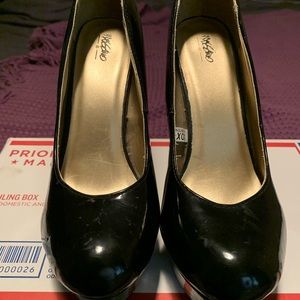 Black 4” platform heels